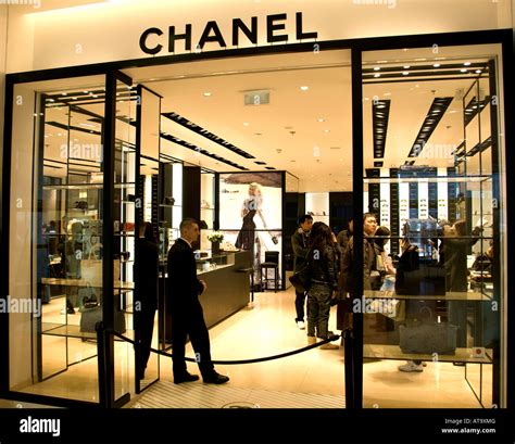 coco chanel galerie lafayette chanson|CHANEL .